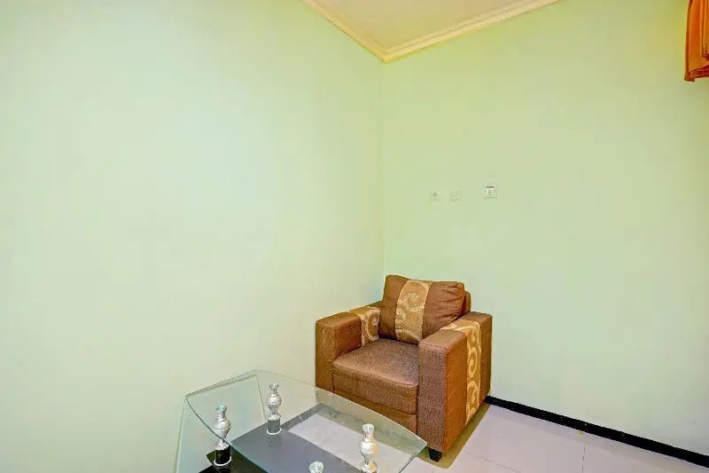 OYO 90177 Hotel Pahlawan