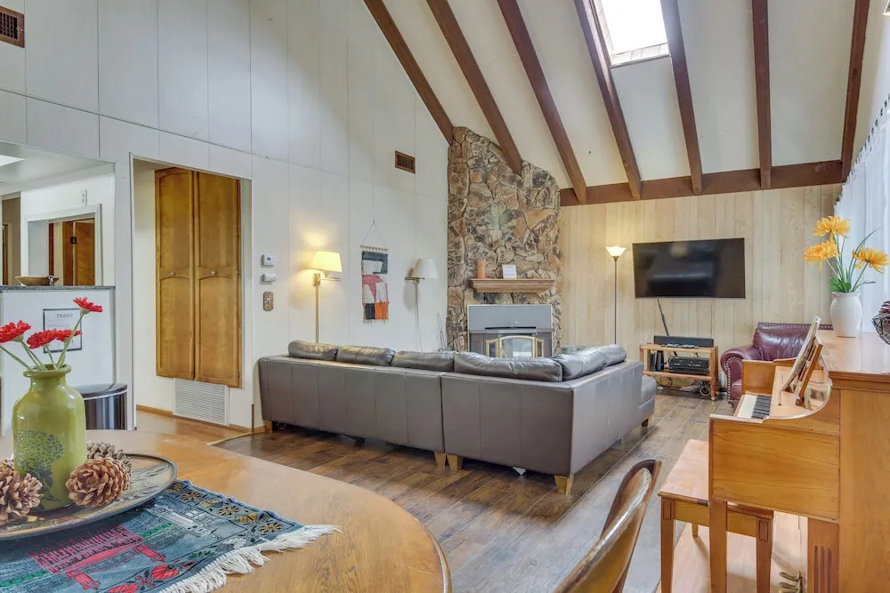 Ski, Hike & Fish: Big Bear Lake Home w/ Fire Pit