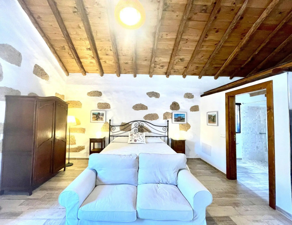 Rural house with private pool, BBQ and ocean view