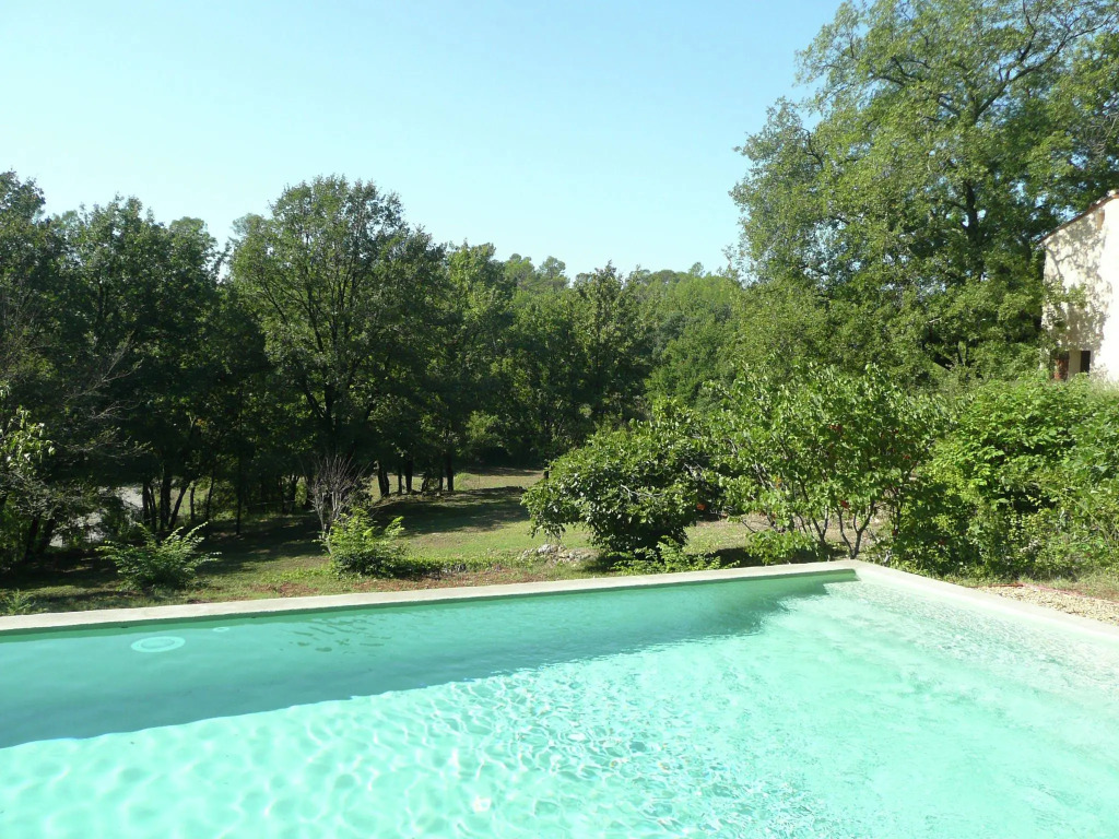 Beautiful holiday villa with privat pool surrounded by vineyard in Entrecasteaux