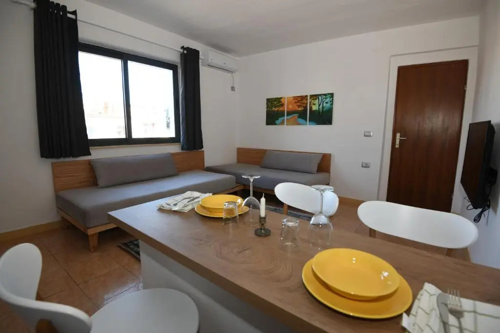 Rondine Studio Apartment