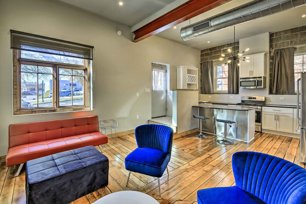 Sleek Wytheville Apartment Near Food + Drink!