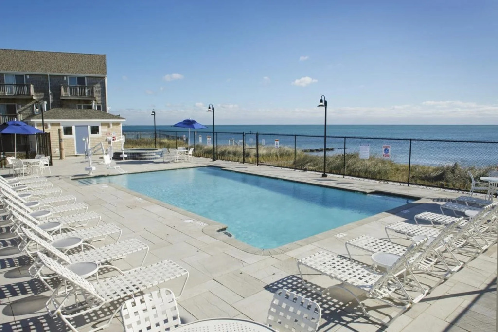 Ocean Mist Beach Hotel & Suites