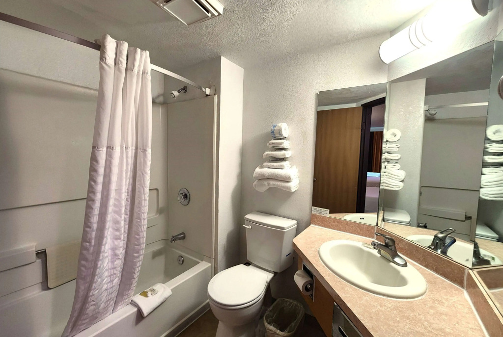 Super 8 by Wyndham Austin North/University Area