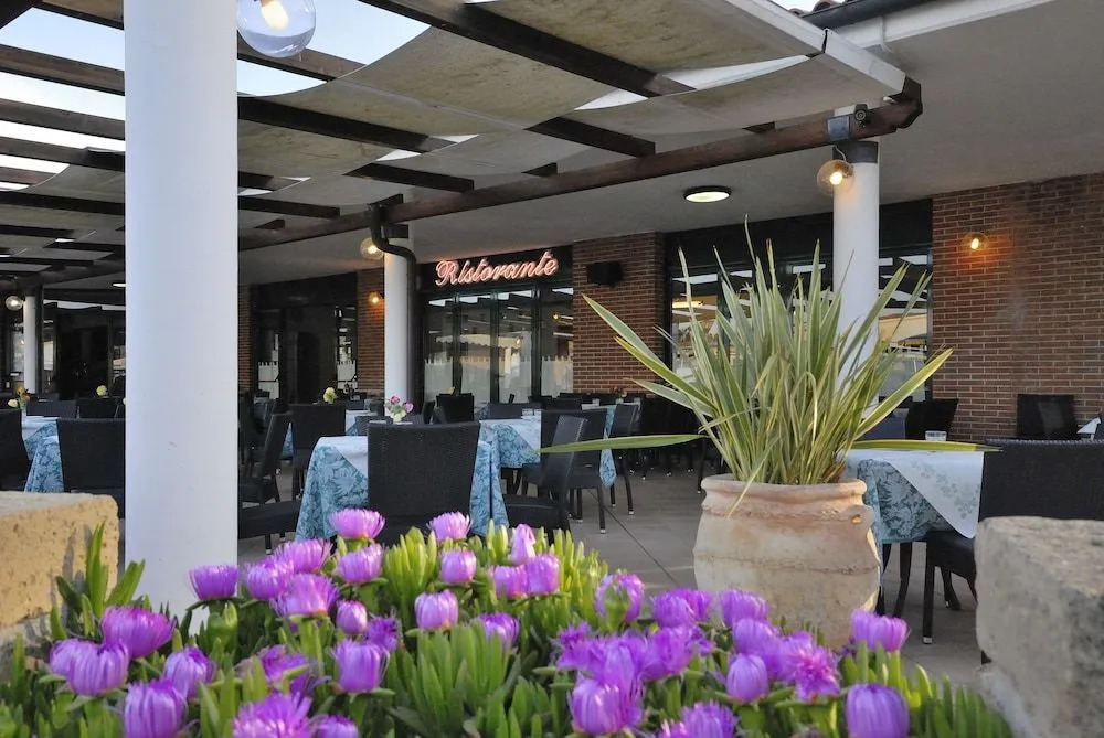 Villaggio Turistico La Cecinella