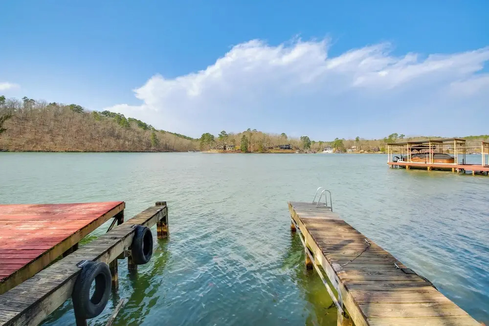 Lake Hamilton Family Gem: Hot Tub & Boat Slip!