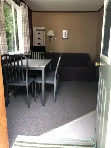 Bel Air Cottages and Motel