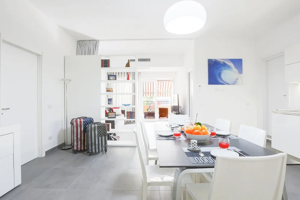Brand New Apartment with Terrace Solarium & Gym