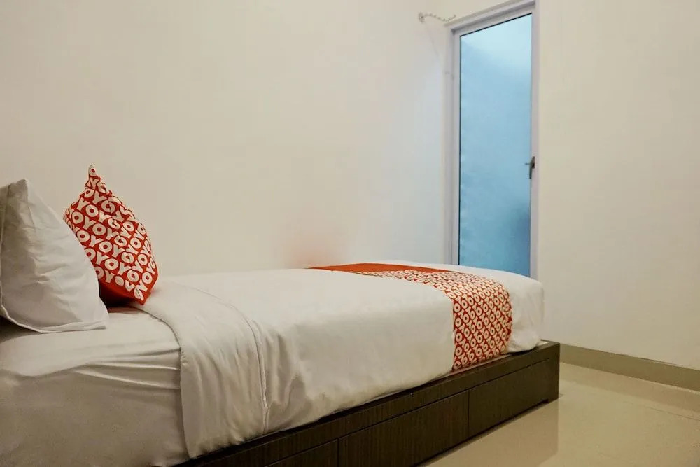 OYO 1158 Basecamp Hostel