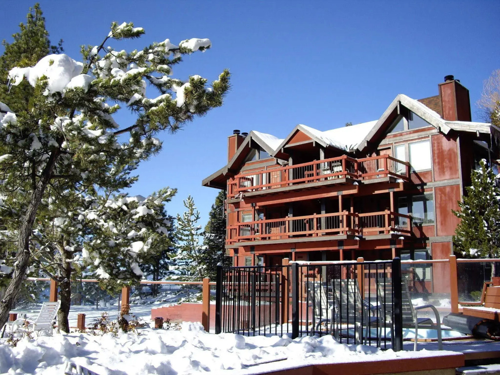 Tahoe Edgelake Beach Club by Coolvacay