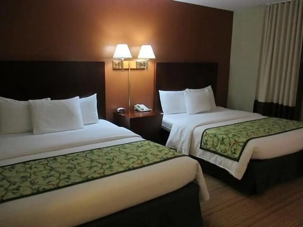 Red Carpet Inn and Suites Plymouth