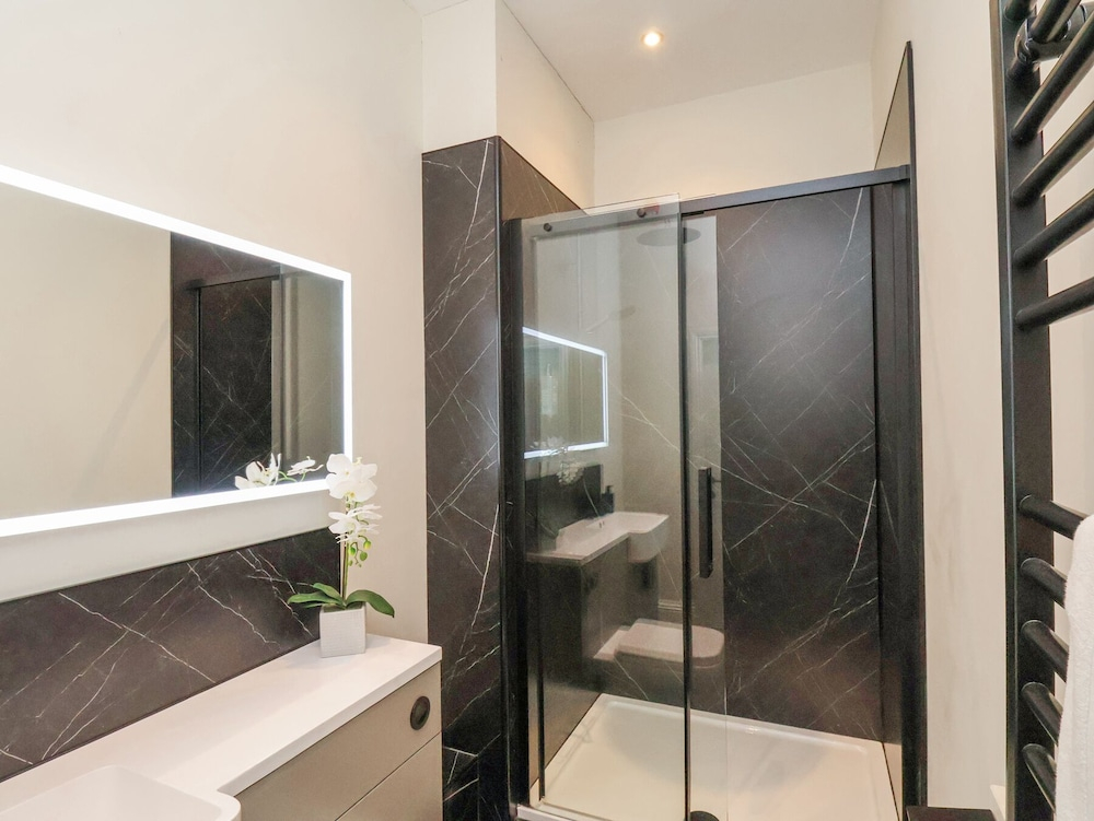 The Salisbury - 1 Bedroom Apartment