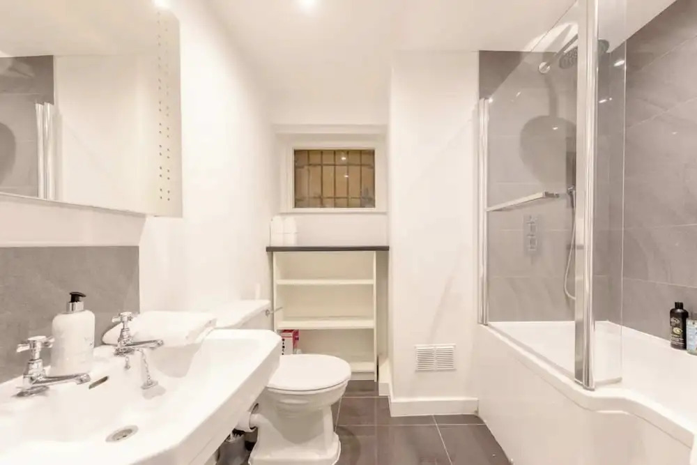 Beautifully Refurbished 2BD Flat- Clapham