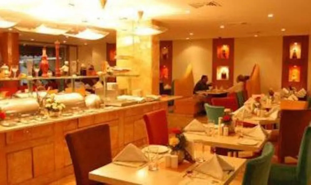 HOTEL BASERAa
