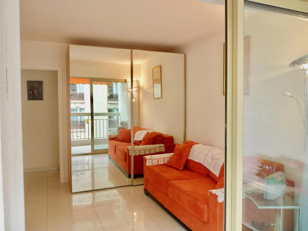 One Bedroom Apartment in the Center of Cannes Next to the Carlton a few Meters From the Croisette - 367