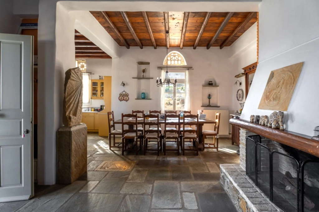 Maison Simone with private heated infinity pool & spectacular sea view
