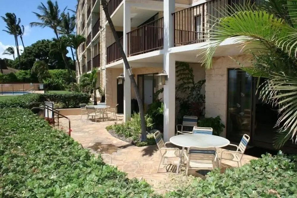 Kihei Beach, #307 1 Bedroom Condo by RedAwning