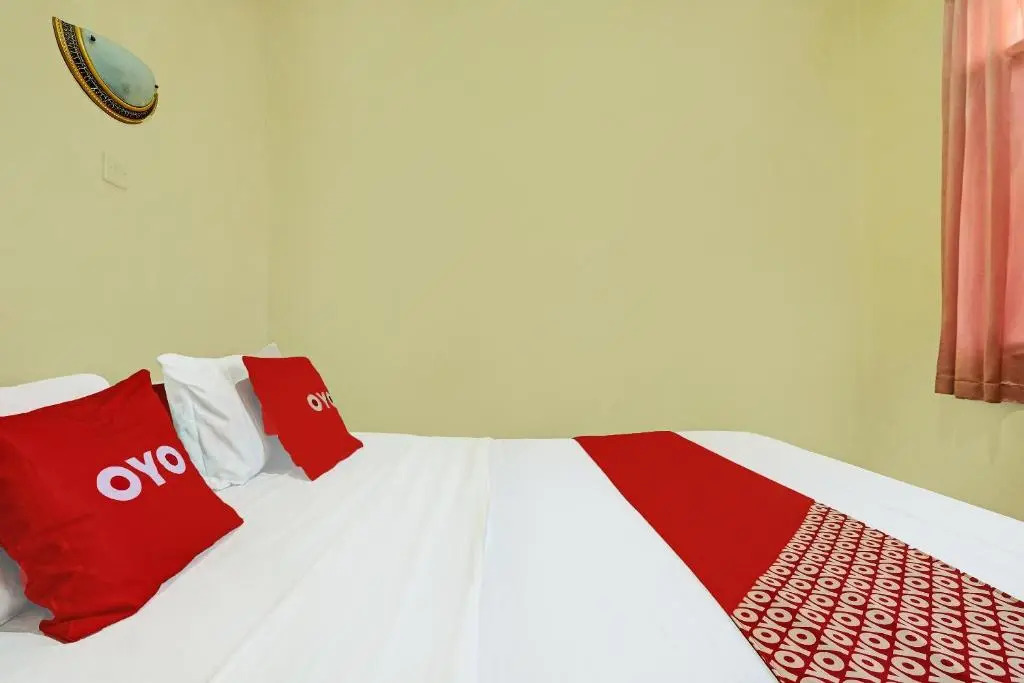 OYO 92406 Hotel Renata 1