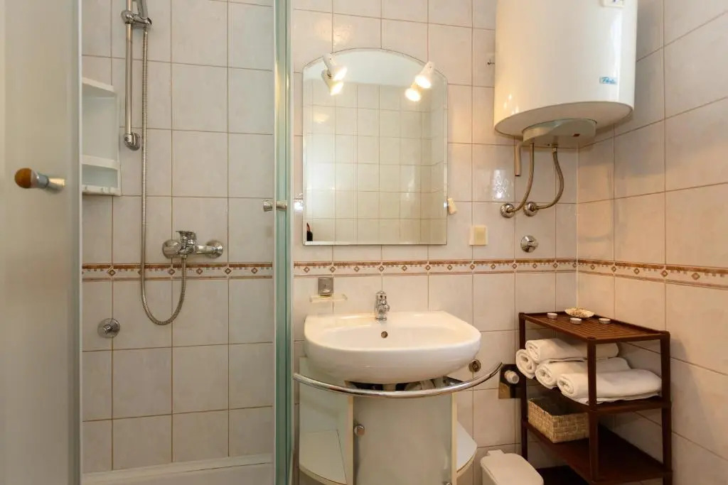 Shabby Chic Apartment ° 1 close to Krk centre