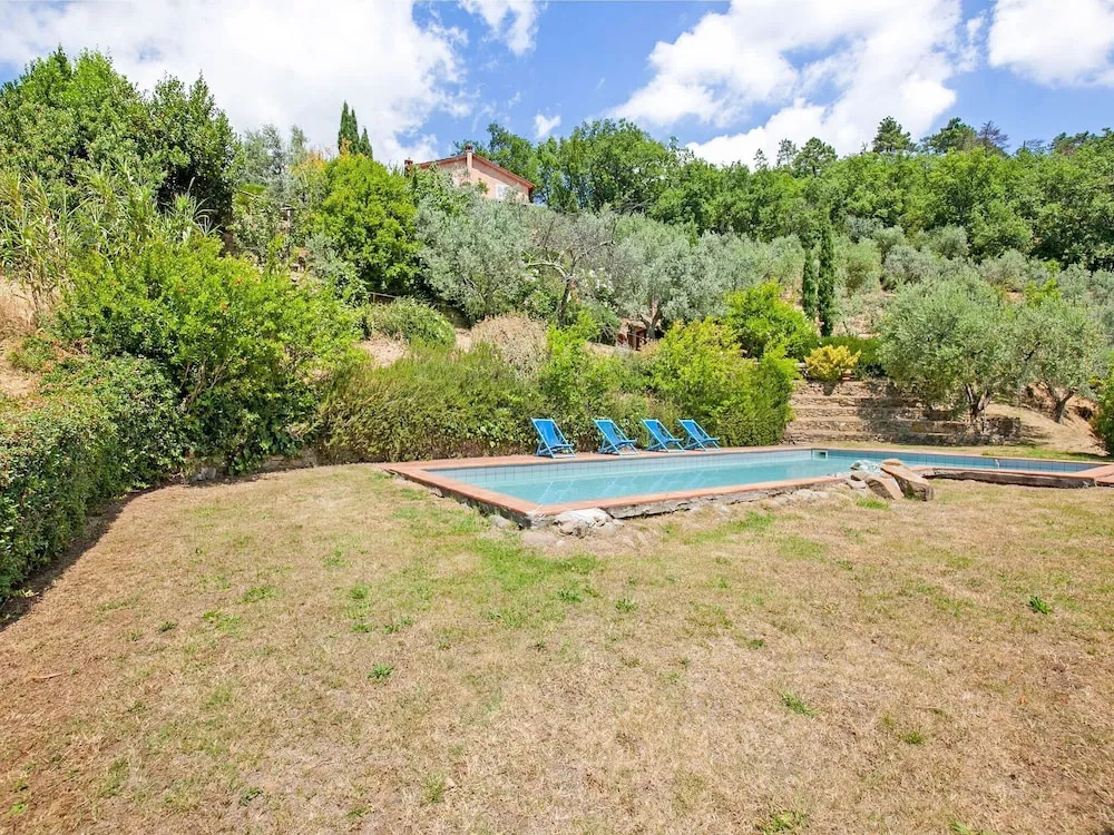 Cozy Holiday Home in Lamporecchio with Swimming Pool