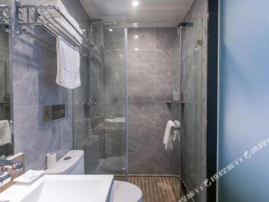 Kaju Hotel(Olympic Xinglong Street subway station store)