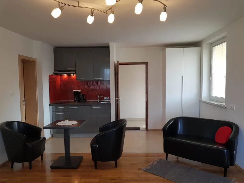 Vila Ema Apartments and Rooms