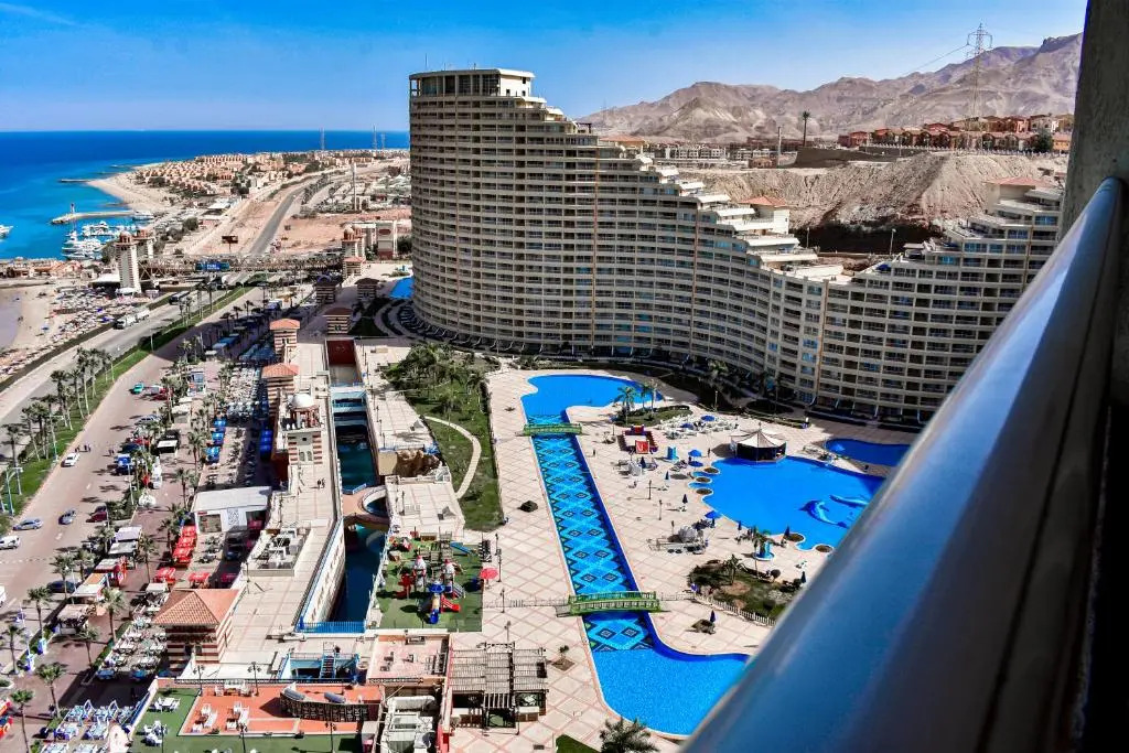Porto Sokhna Pyramids Apartments Sea view by HTT Families Only شقق بورتو السخنه بيراميدز للعائلات فقط