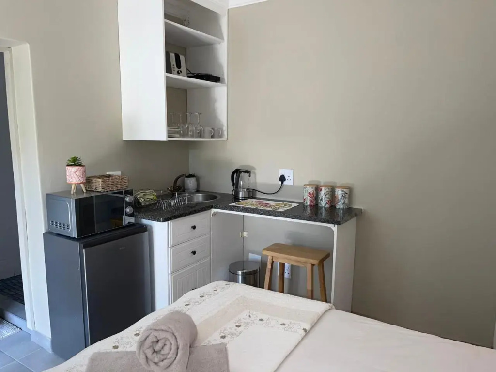 Guest House on Gillian Unit 5