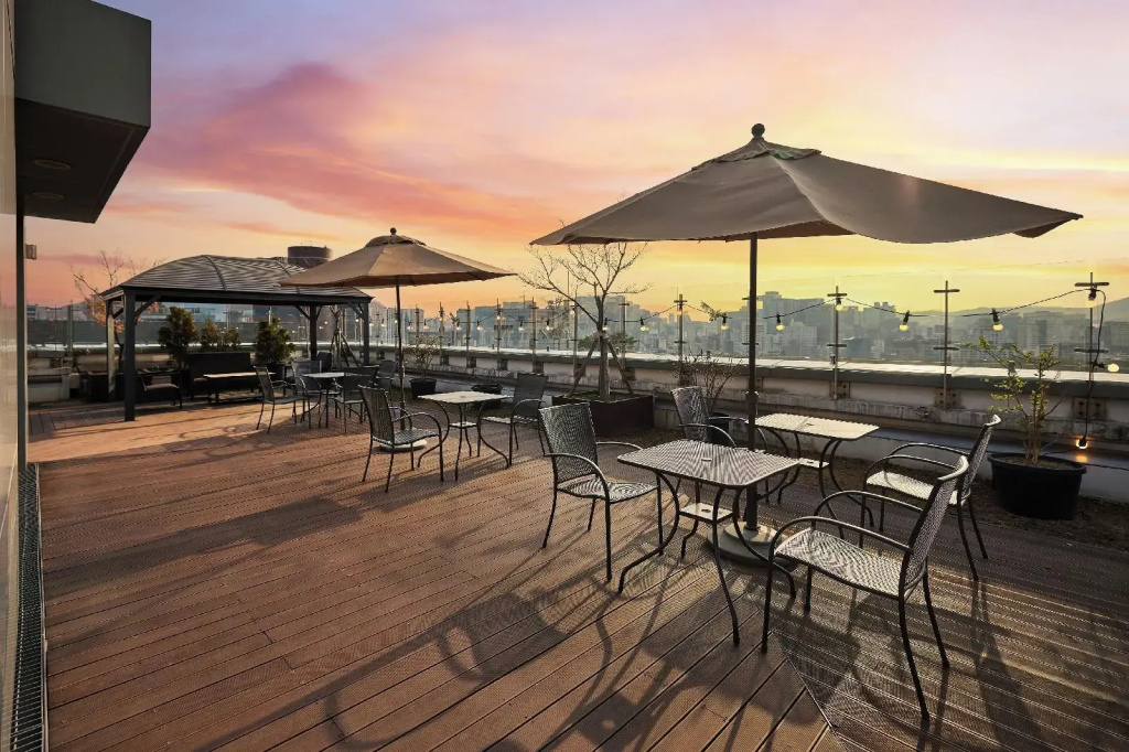 Mayplace Hotel