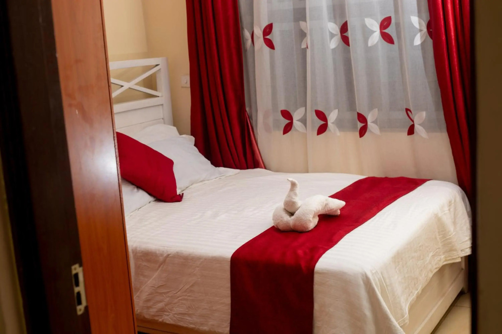 Tom Mboya Estate - Fast WI-FI, Netflix and Parking 1Br Apartment in Kisumu Town