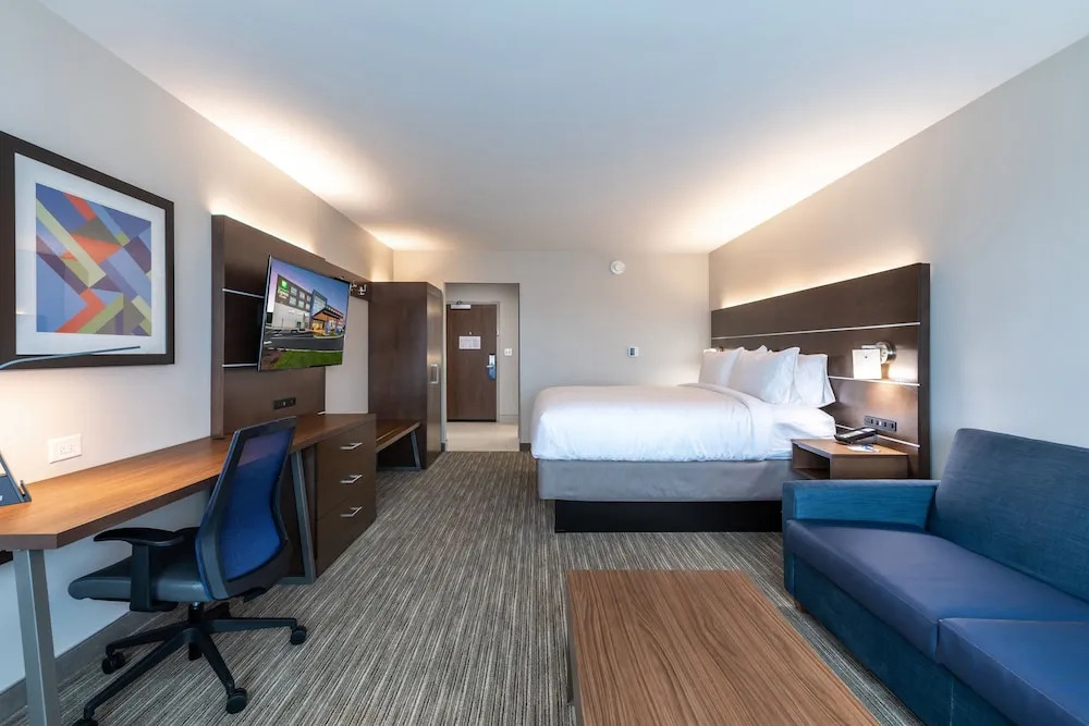 Holiday Inn Express & Suites - Greenville - Taylors by IHG