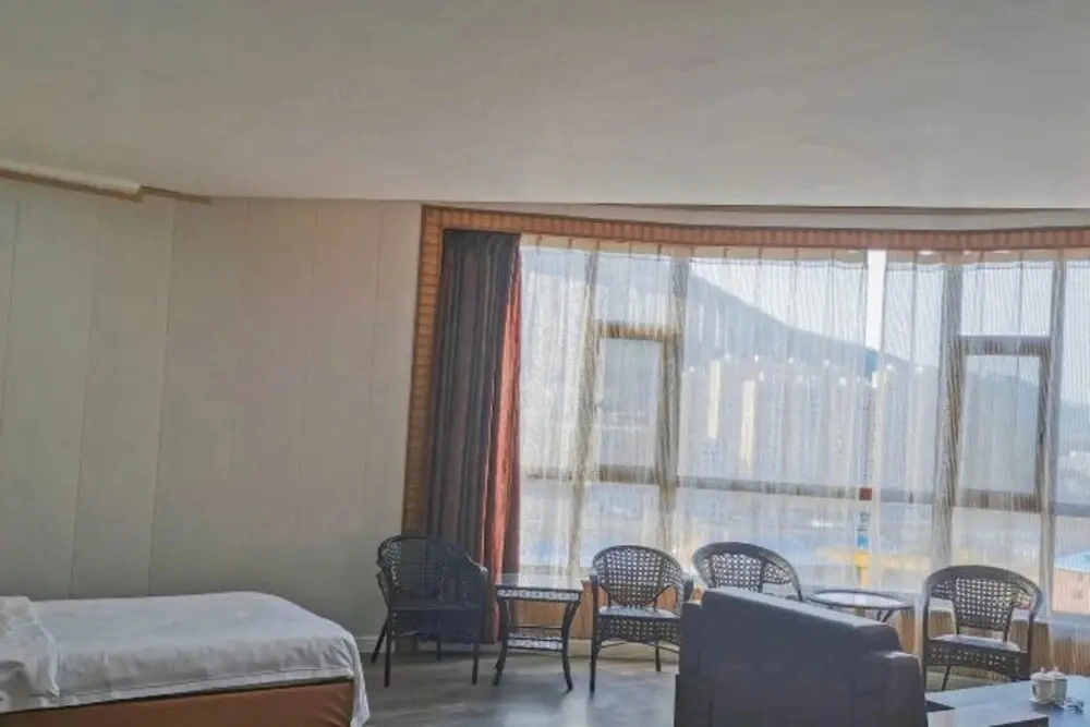 Qianbaihe Hostel