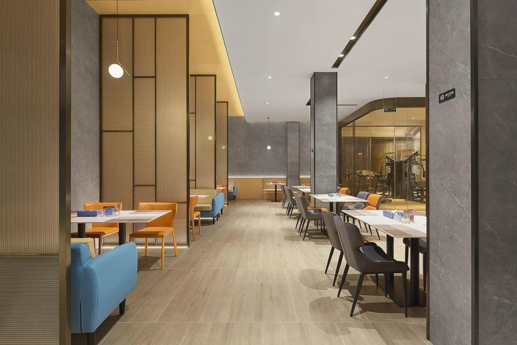 Fengyue Light Fashion Hotel (Guangzhou Baiyun Airport Renhe Metro Station Branch)