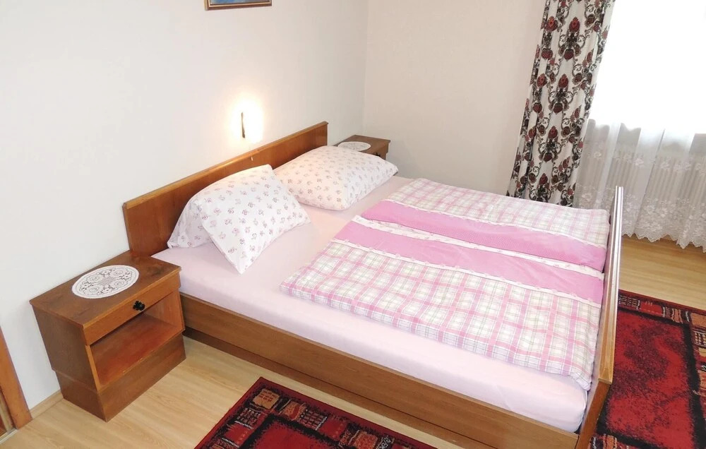 Stunning Apartment in Piesendorf With 3 Bedrooms and Wifi