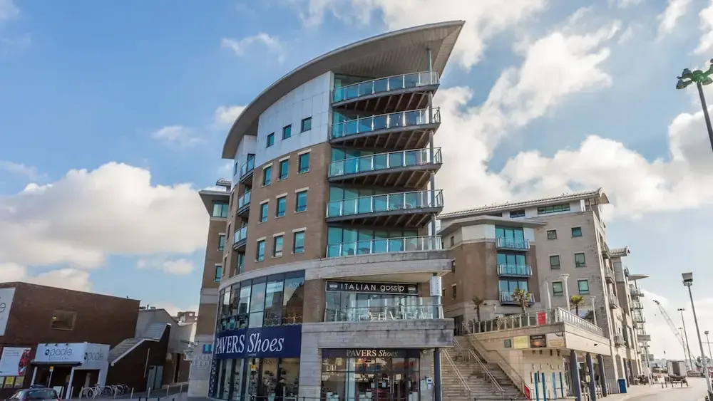 Starboard - Spacious Two-bedroom Apartment