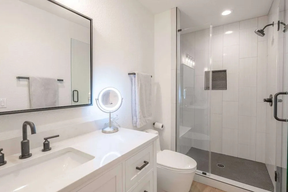 Scarlet Ridge Retreat - Near Wineries & DT Austin!