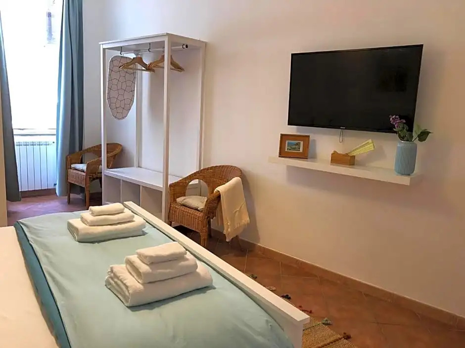 Pizzo Central House