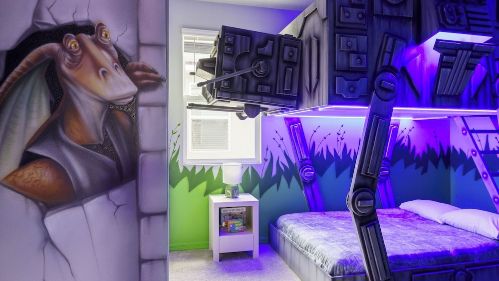 Sleeps 25! In Solara Resort, Near the Theme Parks Coconut Breeze by Avantstay