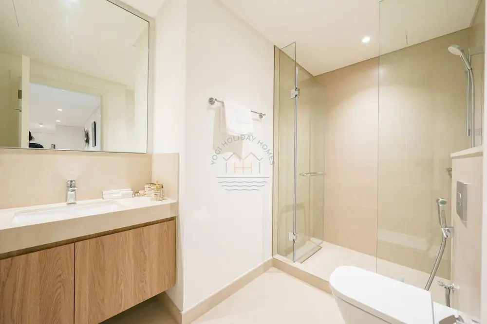 Yogi - Modern 2BR Apartment with Stunning Dubai Fountain