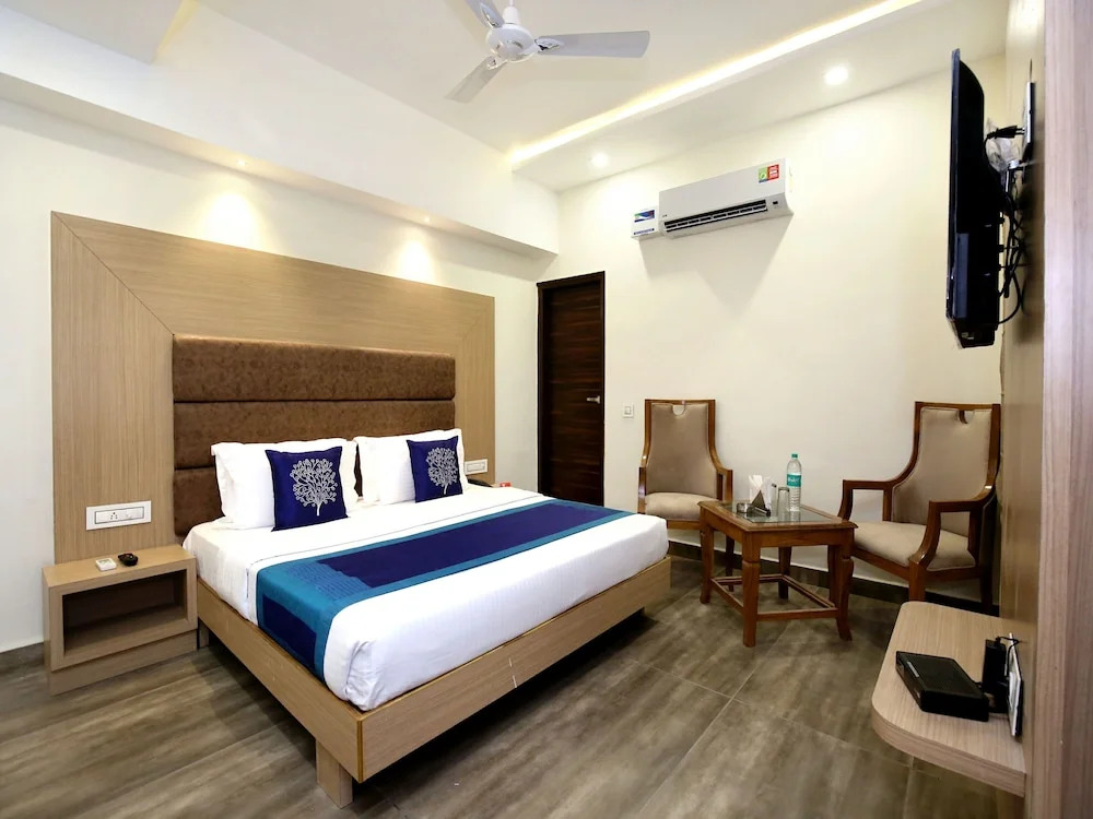 OYO 9986 Hotel Hashtag
