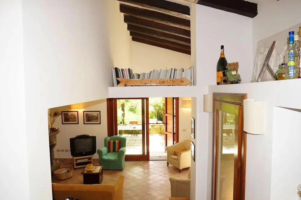 House With 4 Bedrooms in Barbarano Romano, With Enclosed Garden and Wi