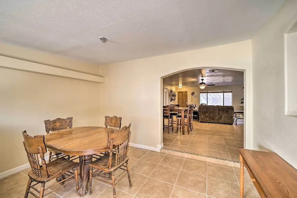 3 Mi to Lake Havasu: Home w/ Patio