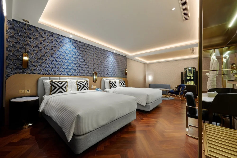 OKU Hotel