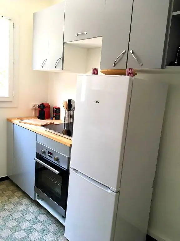 BEAUX APPARTEMENTS 65m2 AVEC ESPACES EXTERIEURS PARKINGS PROCHE PLAGE