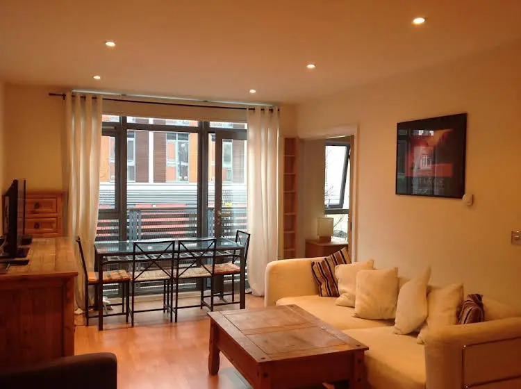 Whippendell Apartment