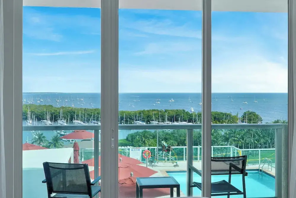 Tropical Paradise - Spacious 3-Bedroom