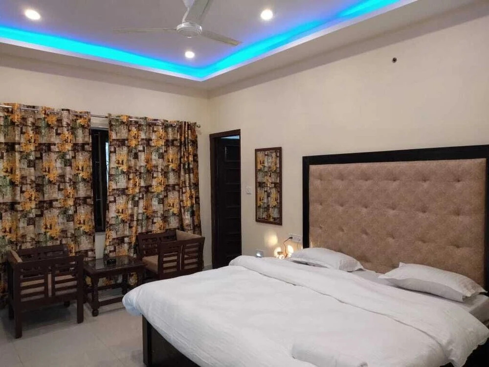OYO 8670 Hotel Usha Palace