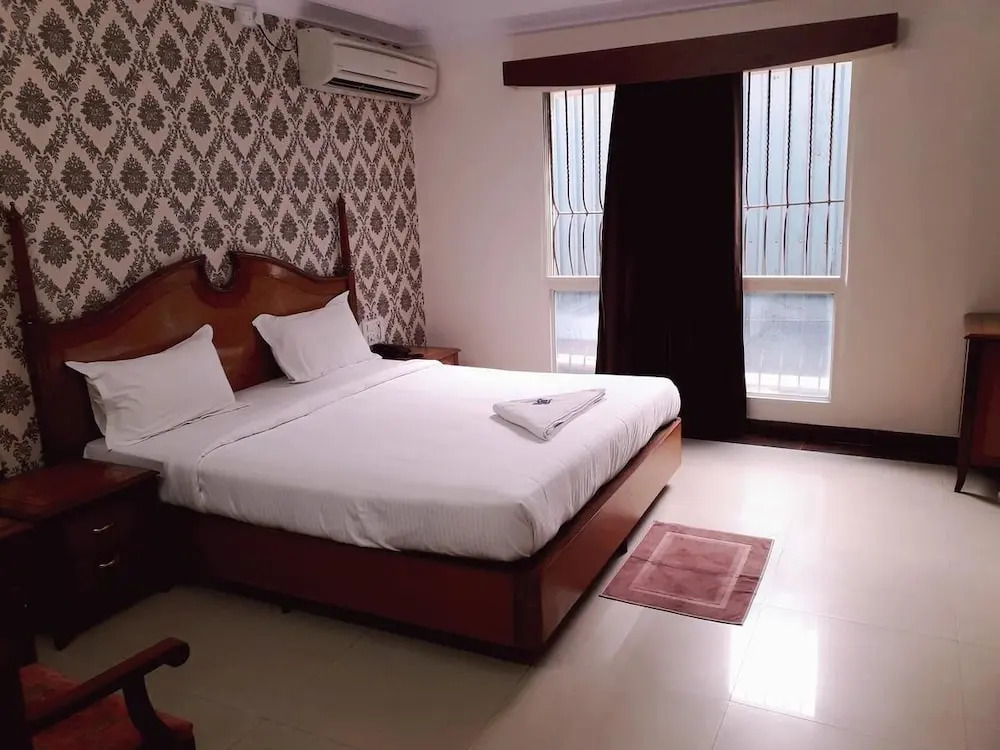 Hotel Chetan International