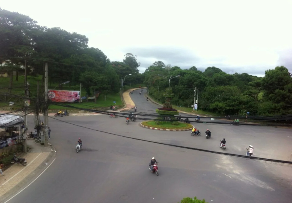 Nh Nghi Thin Hong