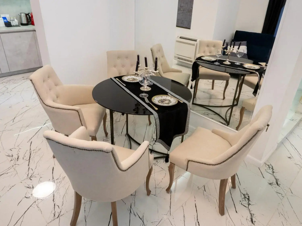 Paradise Center Apartment 2